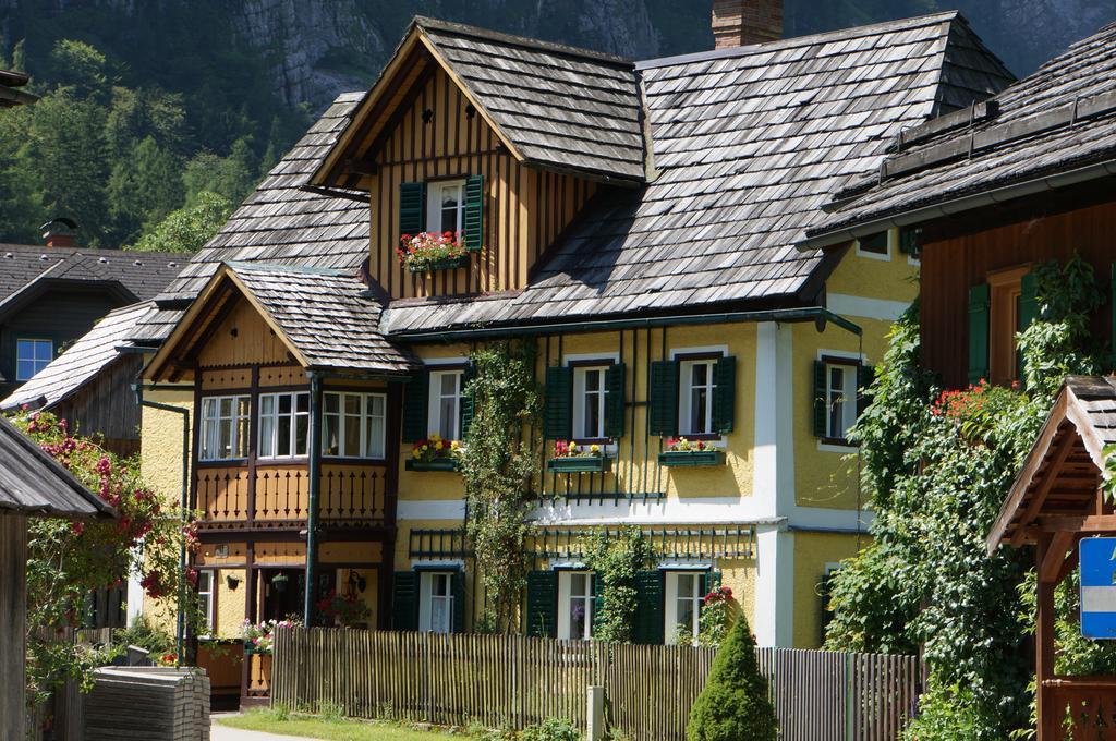 Gasthof Pension Gruener Anger Hallstatt Exterior photo